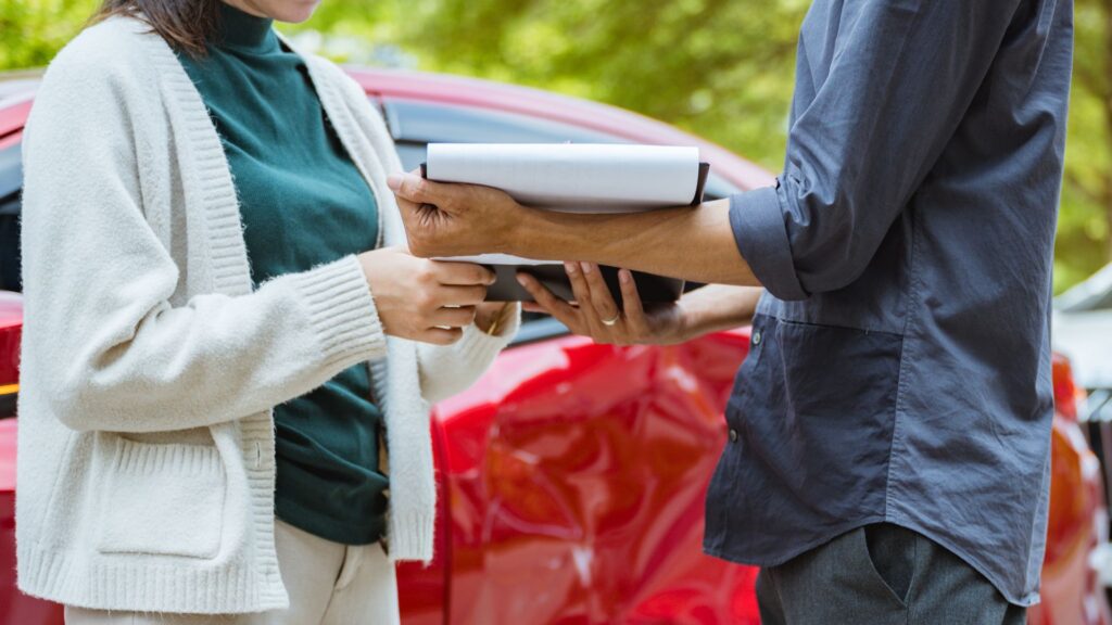 ghid soferi tineri - pasi pentru gestionarea daunei auto